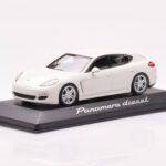 Porsche Panamera 970 Diesel Carrara Balts Minichamps 1:43 - image 2 of 4