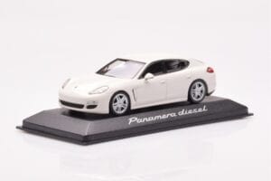 Porsche Panamera 970 Diesel Carrara Balts Minichamps 1:43 WAP0200090C Metāls — attēls 2 no 4