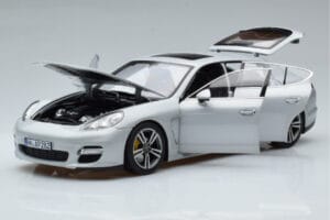 Porsche Panamera 970 Turbo Sudrabs Norev 1:18 187609 Metāls — attēls 2 no 7