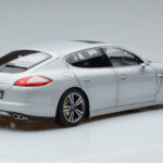 Porsche Panamera 970 Turbo Sudrabs Norev 1:18 - image 3 of 7