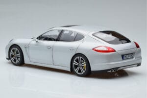Porsche Panamera 970 Turbo Sudrabs Norev 1:18 187609 Metāls — attēls 6 no 7