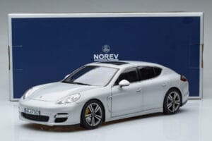 Porsche Panamera 970 Turbo Sudrabs Norev 1:18 187609 Metāls — attēls 7 no 7