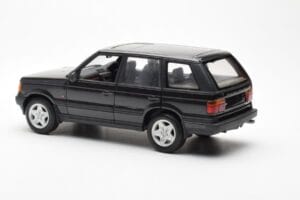 Range Rover P38 4.6 HSE Melns Metaliks AUTOart 1:18 70017 Metāls — attēls 5 no 9