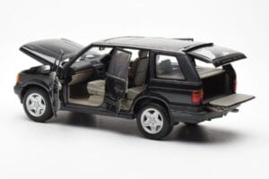 Range Rover P38 4.6 HSE Melns Metaliks AUTOart 1:18 70017 Metāls — attēls 8 no 9