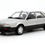 Renault 25 Phase 1 V6 Injection Sudrabs Otto 1:18 OT1070 Sveķi