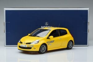 Renault Clio RS Mk3 F1 Team Norev 1:18 185236 Metāls — attēls 7 no 7