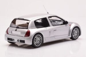 Renault Clio V6 Phase 1 Sudrabs Otto 1:18 OT1034 Sveķi — attēls 2 no 6