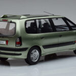 Renault Espace 3 Zaļš Otto 1:18 - image 2 of 6