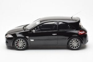 Renault Megane 2 RS Phase 2 Melns Otto 1:18 OT1054 Sveķi — attēls 3 no 6