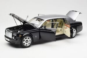 Rolls-Royce Phantom VII EWB Melns un Sudrabs Kyosho 1:18 08841BKS Metāls — attēls 2 no 8