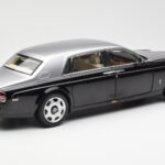 Rolls-Royce Phantom VII EWB Melns un Sudrabs Kyosho 1:18 - image 3 of 8