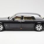 Rolls-Royce Phantom VII EWB Melns un Sudrabs Kyosho 1:18 - image 4 of 8