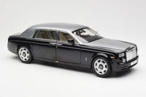 Rolls-Royce Phantom VII EWB Melns un Sudrabs Kyosho 1:18 08841BKS Metāls — attēls 6 no 8