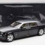 Rolls-Royce Phantom VII EWB Melns un Sudrabs Kyosho 1:18 - image 8 of 8