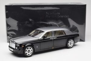 Rolls-Royce Phantom VII EWB Melns un Sudrabs Kyosho 1:18 08841BKS Metāls — attēls 8 no 8