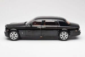 Rolls-Royce Phantom VII EWB Diamond Melns Kyosho 1:18 08841DBK2 Metāls — attēls 4 no 8