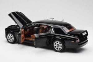Rolls-Royce Phantom VII EWB Diamond Melns Kyosho 1:18 08841DBK2 Metāls — attēls 5 no 8