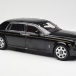 Rolls-Royce Phantom VII EWB Diamond Melns Kyosho 1:18 - image 6 of 8
