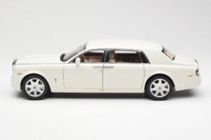 Rolls-Royce Phantom VII EWB English Balts Kyosho 1:18 08841EW2 Metāls — attēls 4 no 8