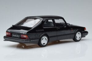Saab 900 Turbo Mk1 Melns Otto 1:18 OT678 Sveķi — attēls 2 no 6
