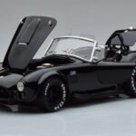 Shelby Cobra 427 S/C Melns Kyosho 1:18 - image 2 of 9