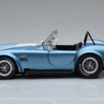 Shelby Cobra 427 S/C Gaiši Zils Kyosho 1:18 - image 4 of 9