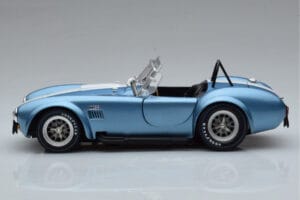Shelby Cobra 427 S/C Gaiši Zils Kyosho 1:18 08048SBL Metāls — attēls 4 no 9