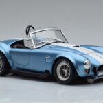 Shelby Cobra 427 S/C Gaiši Zils Kyosho 1:18 - image 5 of 9