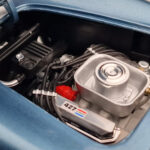 Shelby Cobra 427 S/C Gaiši Zils Kyosho 1:18 - image 8 of 9