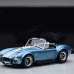 Shelby Cobra 427 S/C Gaiši Zils Kyosho 1:18 - image 9 of 9