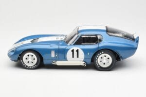 Shelby Daytona Cobra Coupe #11 S. Thompson 24 Hours of Le Mans 1965 CMR 1:18 CMR114 Metāls — attēls 4 no 8