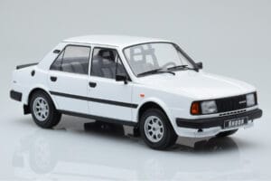Skoda 130 L Balts IXO 1:18 18CMC158 Metāls — attēls 4 no 6