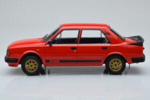 Skoda 130 LR Sarkans IXO 1:18 18CMC159 Metāls — attēls 3 no 6