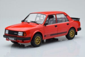 Skoda 130 LR Sarkans IXO 1:18