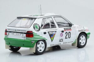 Skoda Felicia #20 S. Blomqvist / B. Cederberg Rally RAC Lombard 1995 IXO 1:18 18RMC147 Metāls — attēls 2 no 6