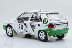 Skoda Felicia #20 S. Blomqvist / B. Cederberg Rally RAC Lombard 1995 IXO 1:18 18RMC147 Metāls — attēls 5 no 6