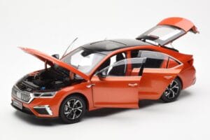 Skoda Octavia Pro Oranžs FAW 1:18 ZMR000006ORA Metāls — attēls 2 no 8
