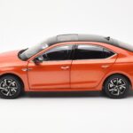 Skoda Octavia Pro Oranžs FAW 1:18 - image 4 of 8