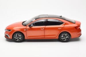 Skoda Octavia Pro Oranžs FAW 1:18 ZMR000006ORA Metāls — attēls 4 no 8