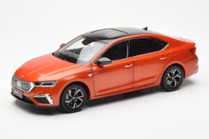 Skoda Octavia Pro Oranžs FAW 1:18