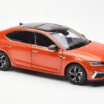 Skoda Octavia Pro Oranžs FAW 1:18 - image 6 of 8