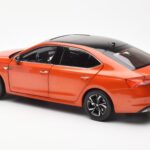 Skoda Octavia Pro Oranžs FAW 1:18 - image 7 of 8