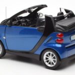 Smart Fortwo 451 Cabrio Zils & Melns Minichamps 1:18 - image 7 of 8