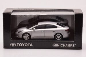Toyota Avensis T270 Sudrabs Minichamps 1:43 403166903 Metāls — attēls 4 no 4