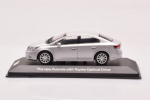 Toyota Avensis T270 Sudrabs Minichamps 1:43
