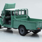 Toyota Land Cruiser 40 4x4 Pickup Zaļš Kyosho 1:18 - image 3 of 8