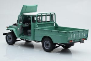 Toyota Land Cruiser 40 4x4 Pickup Zaļš Kyosho 1:18 08958FG Metāls — attēls 3 no 8