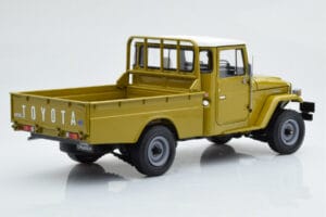 Toyota Land Cruiser 40 4x4 Pickup Olīvzaļš Kyosho 1:18 08958K Metāls — attēls 4 no 8