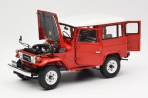 Toyota Land Cruiser FJ40 Van Sarkans Kyosho 1:18 08971R Metāls — attēls 2 no 8
