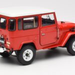 Toyota Land Cruiser FJ40 Van Sarkans Kyosho 1:18 - image 3 of 8